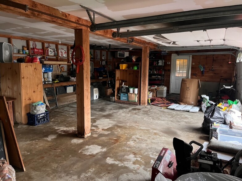 Building Photo - 3550 Coolidge Hwy