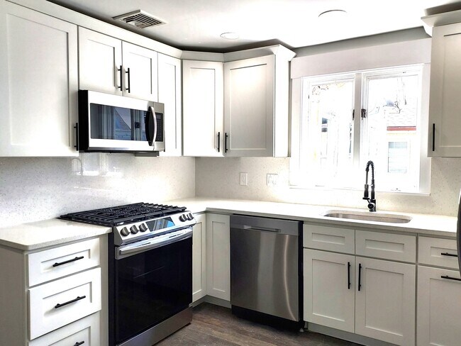 Building Photo - 9 Spring Garden St