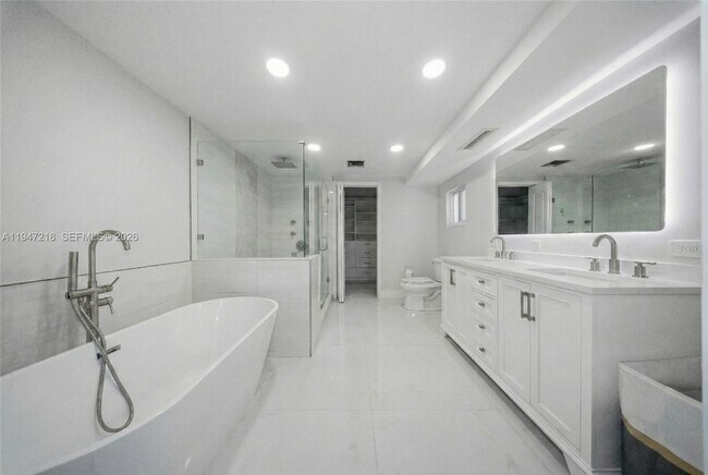 Building Photo - 10731 SW 51st Dr