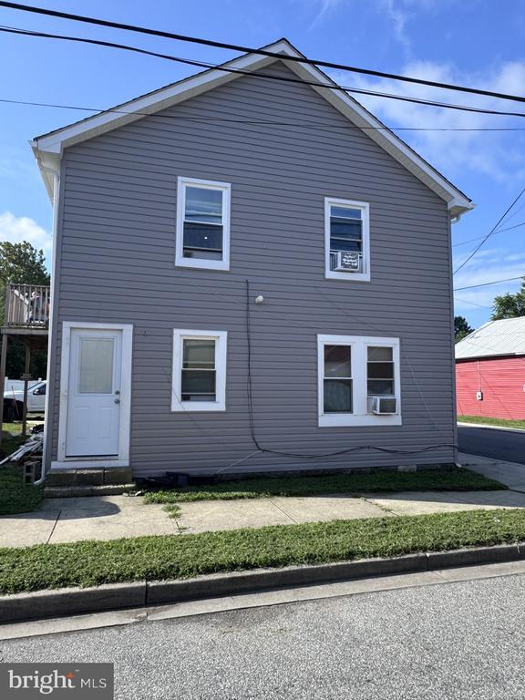 Building Photo - 112 Academy Ave