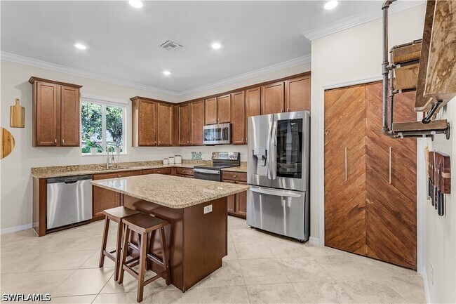 Building Photo - 10100 Tin Maple Dr
