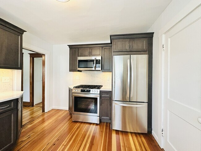 Building Photo - 209 Beach St