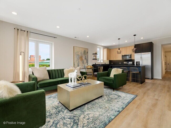 Building Photo - 6035 W North Ave