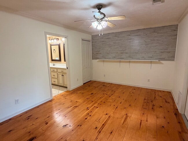 Building Photo - 505 Waterway Dr