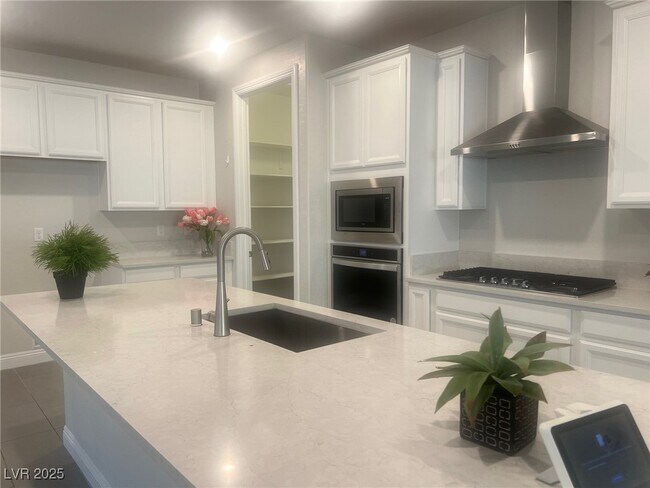 Building Photo - 2110 Millergrove Ave
