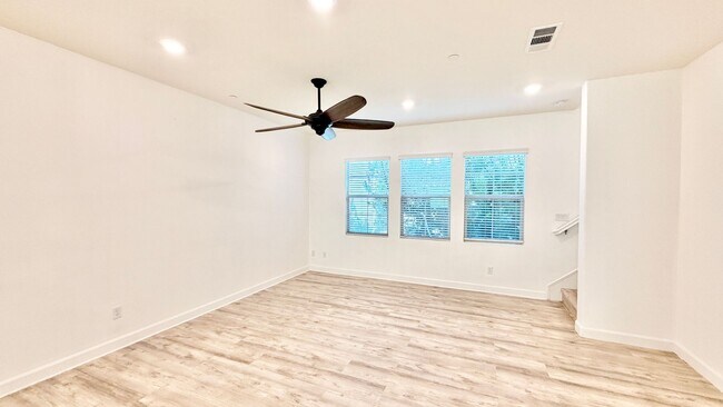 Building Photo - 4374 Nautilus Way