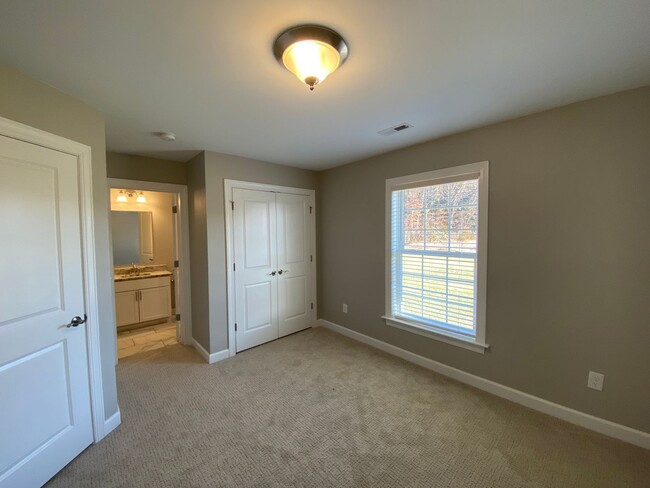 Building Photo - 189 Summerlyn Dr