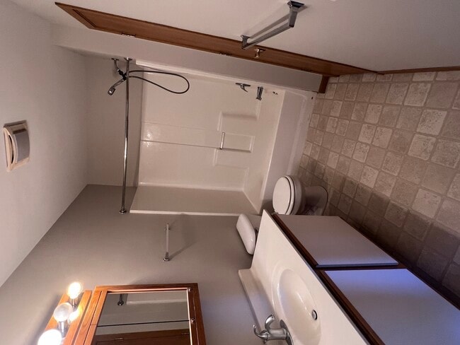 Building Photo - 330 Cunat Blvd