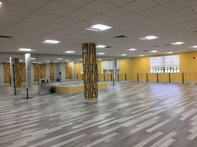 Building Photo - 3080 Cornwall D