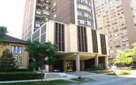 Building Photo - 6325 N Sheridan Rd