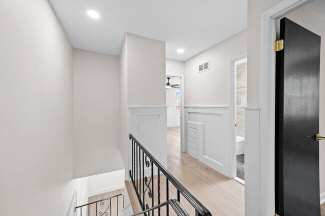 Building Photo - 857 Green Valley Dr
