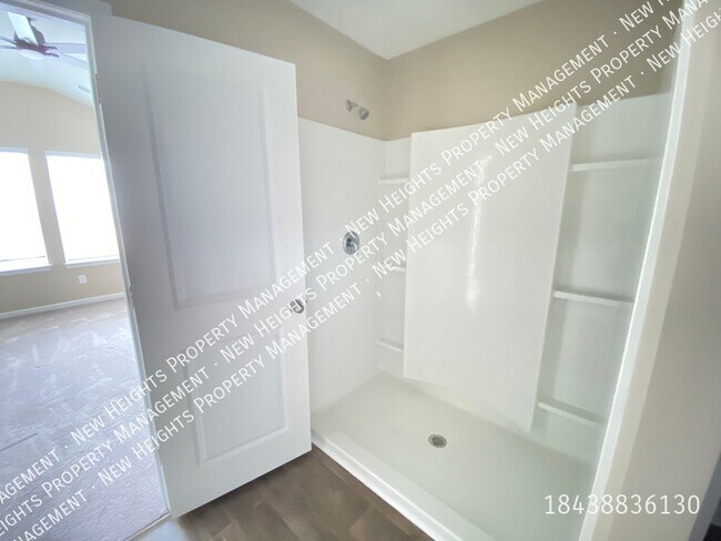 Building Photo - Adorable Townhome in Cane Bay!