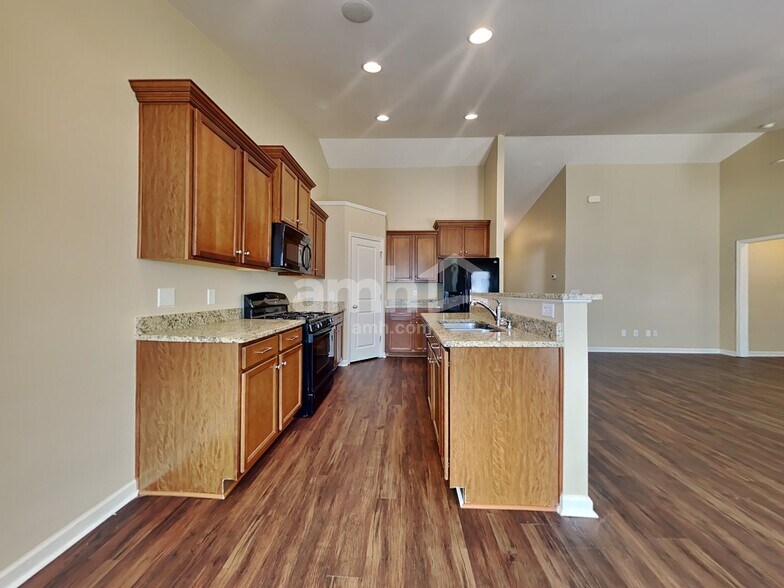 Building Photo - 317 Drayton Place Dr