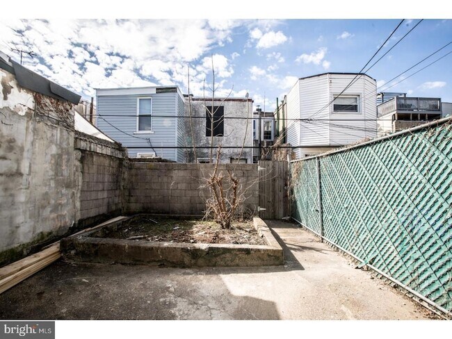 Building Photo - 1512 S 18th St