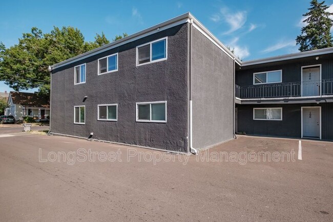Primary Photo - 205 SE 6th Ave