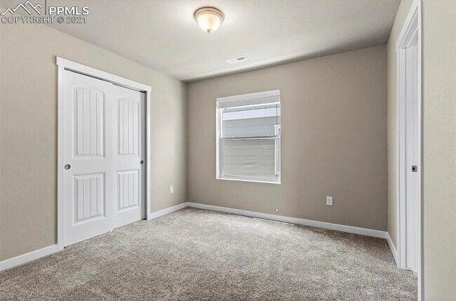 Building Photo - 4679 Pleasant Port View