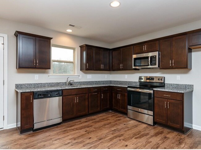 Building Photo - 2424 Kings Cross Ct