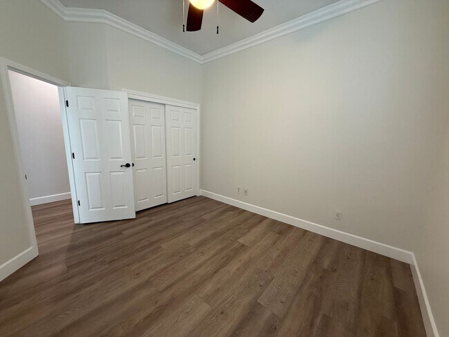 Building Photo - Stunning Silver Oak Ranch Home!