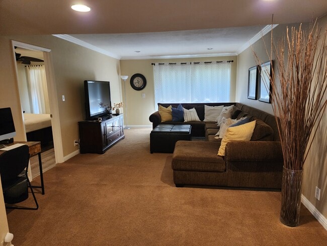 Building Photo - 1050 E Ramon Rd