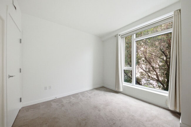 Building Photo - 1688 Pine St