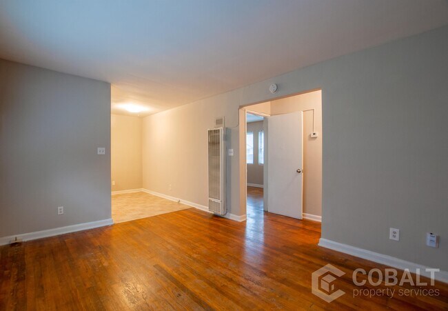 Primary Photo - 944 St Charles Ave NE