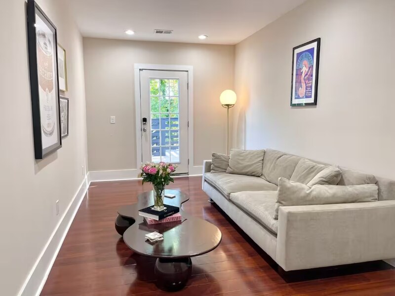 Building Photo - 906 Metropolitan Pkwy SW