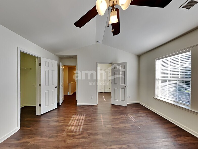 Building Photo - 2264 Monthemer Cove