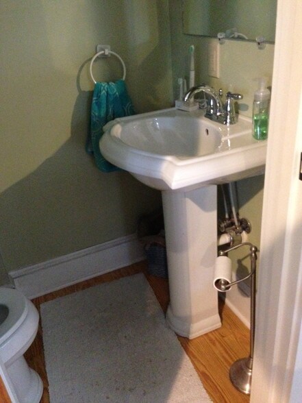 Building Photo - 17 Hampden Ct