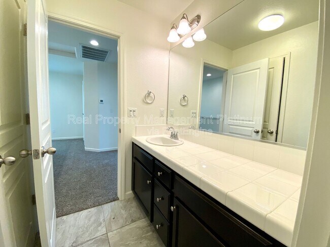 Building Photo - 2534 Mustang Dr
