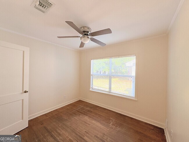 Building Photo - 600 Margaret St