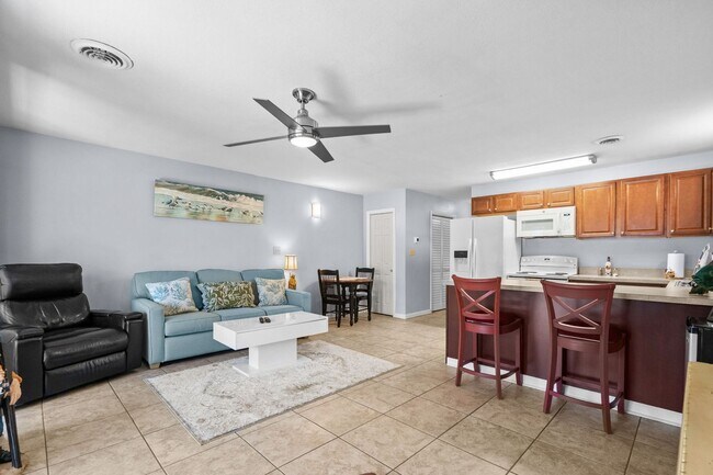 Building Photo - 3700 Golf Colony Ln