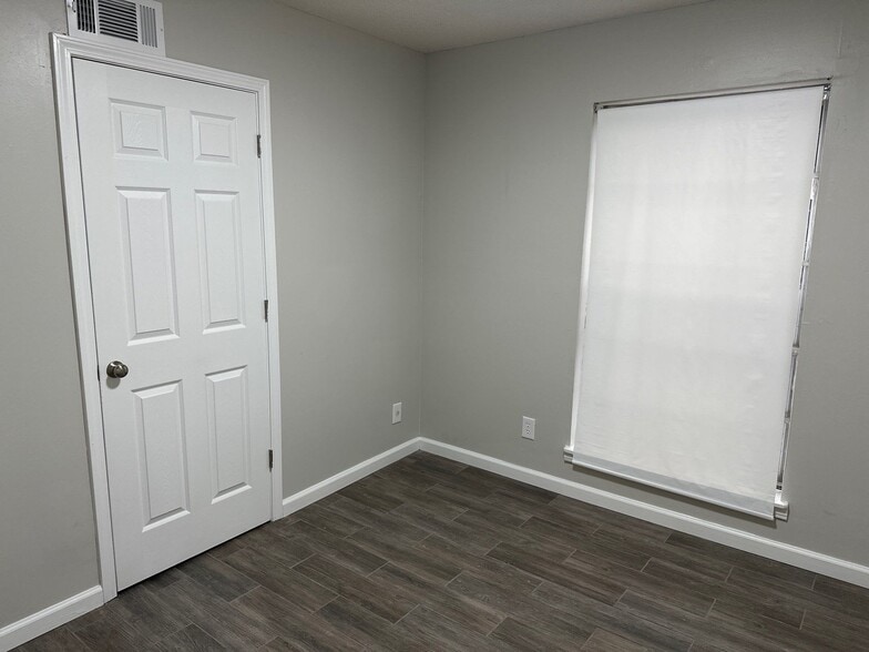 Building Photo - 237 Greenfield Dr