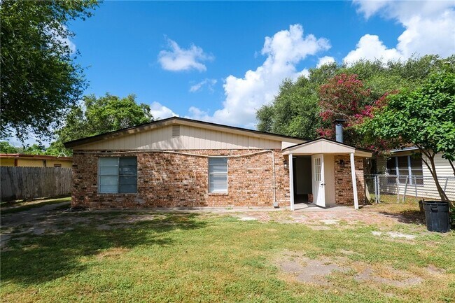 Building Photo - 10822 Mayfield Dr