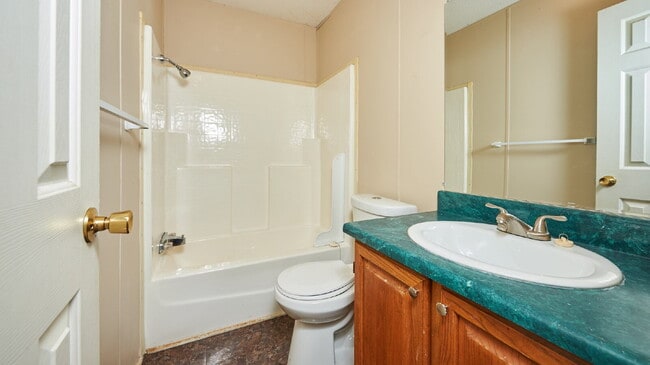 Building Photo - For Rent: Large 3BR, 2BA (Please do not ap...