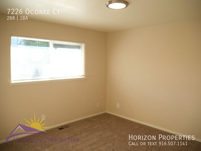 Building Photo - 2 Bed 1 Bath 827 Sq. Ft. Citrus Heights Du...