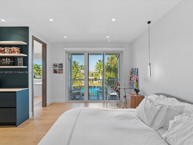 Building Photo - 3753 NE 214th St