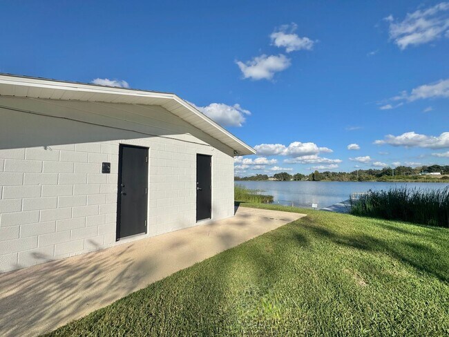 Building Photo - Lake Buckeye Condo