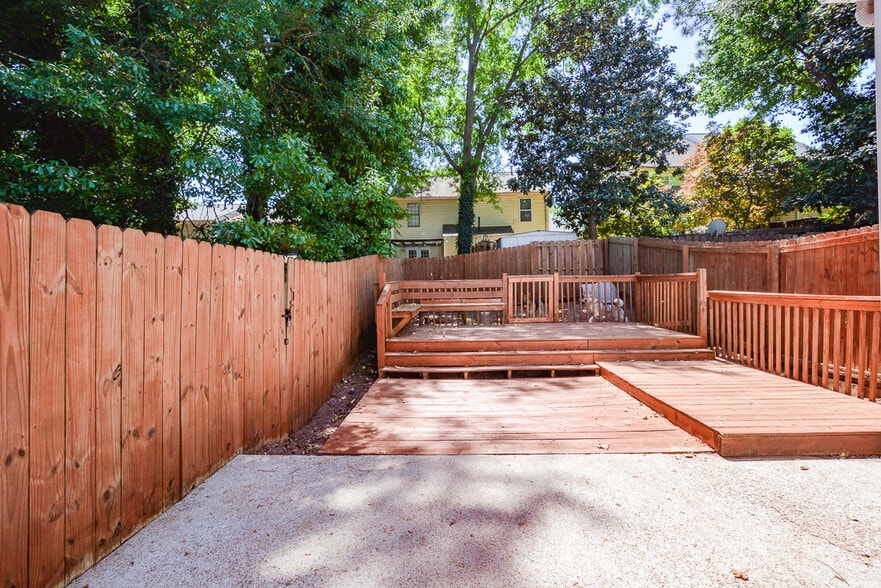 Building Photo - 1422 Springleaf Cir SE