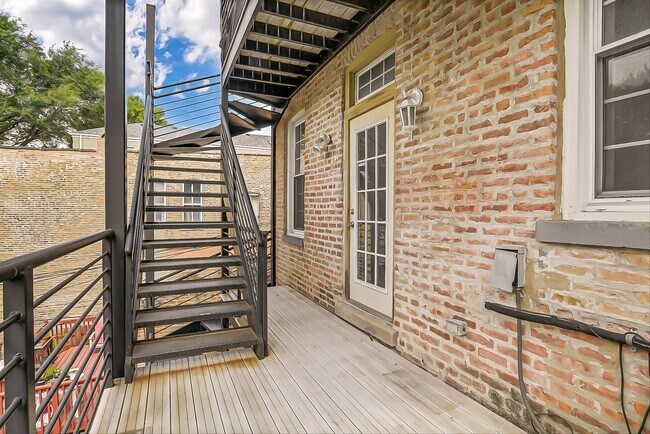 Building Photo - 1332 N Campbell Ave