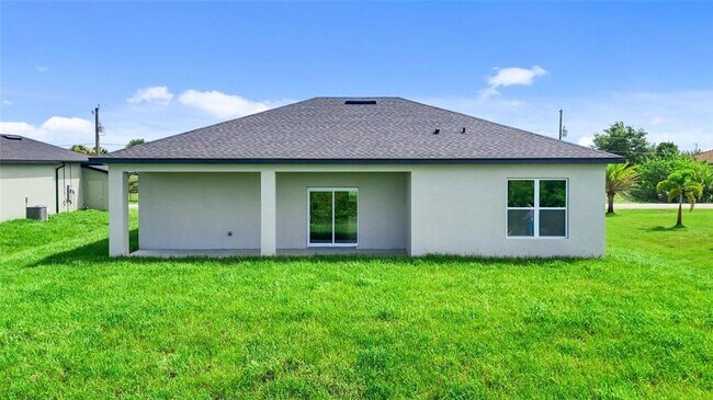 Building Photo - 13639 Begonia Cir