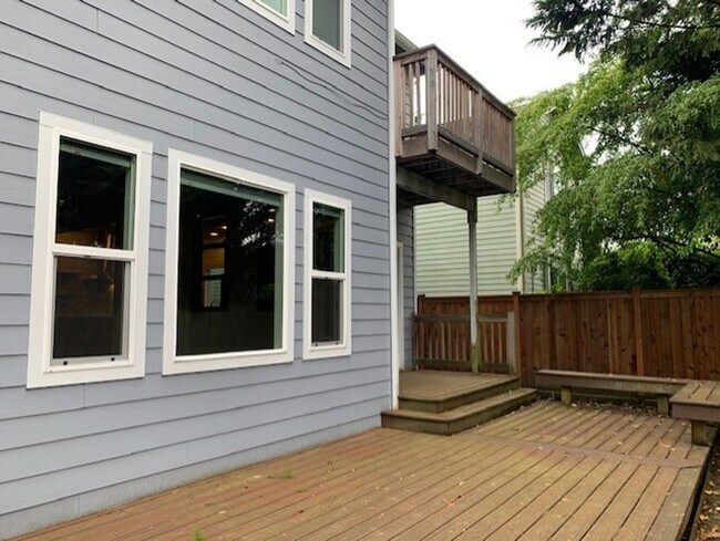 Building Photo - Wedgewood House