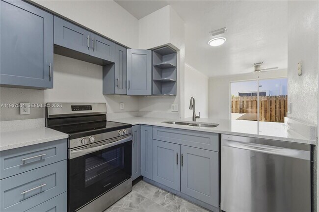 Building Photo - 810 NE 212th Terrace