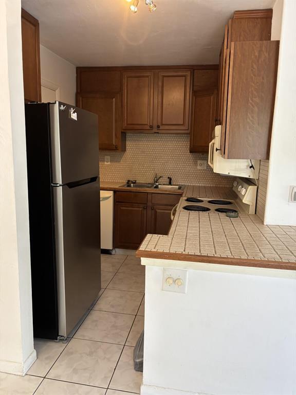 Building Photo - 3040 NE 16th Ave