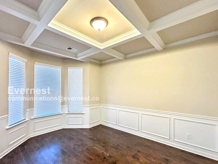 Building Photo - 350 Adverstone Ct