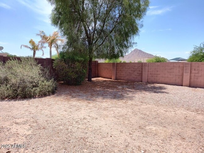 Building Photo - 33344 N Roadrunner Ln