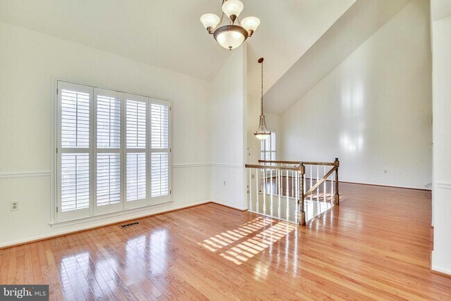 Building Photo - 3023 Oakton Meadows Ct