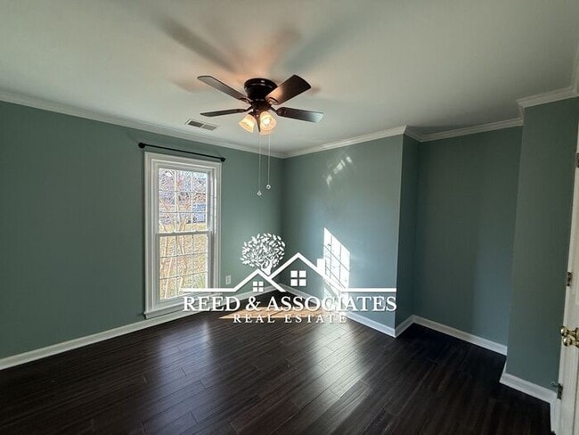 Building Photo - Spacious: 4 Bedroom in Cordova!