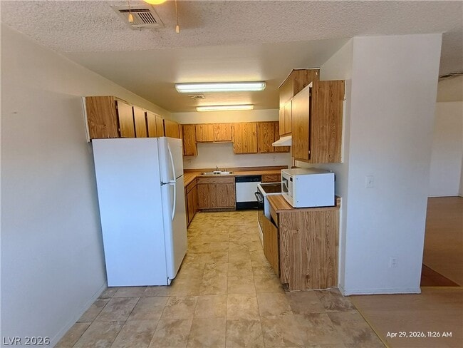 Building Photo - 6228 Ilanos Ln