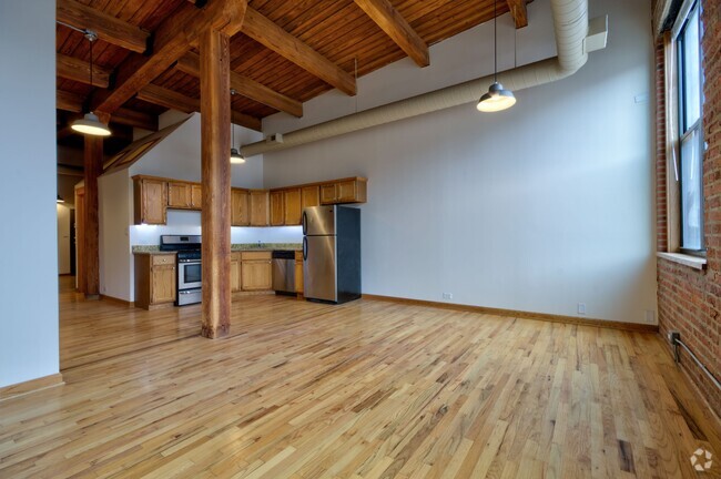 Building Photo - 216 N May St