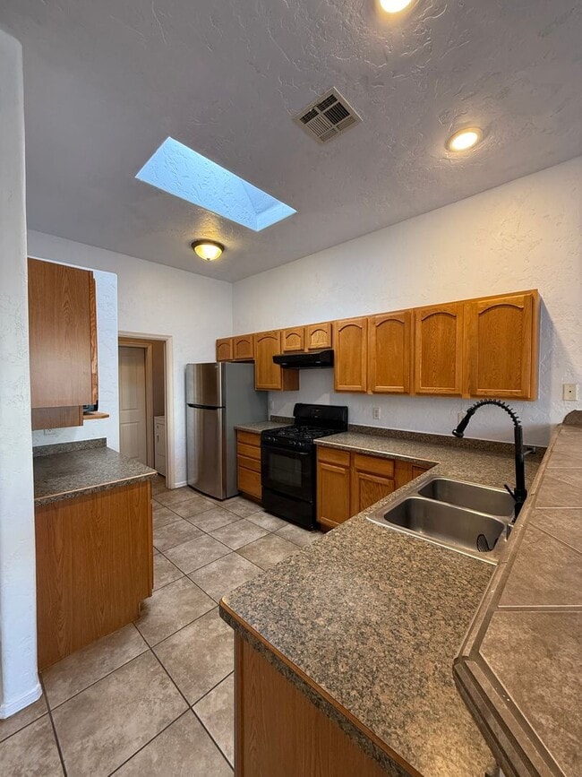 Building Photo - 4238 Trillium Dr